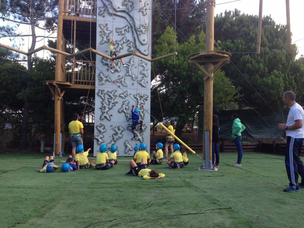 Arborismo circuito de crianças com escalada e slide + lanche
